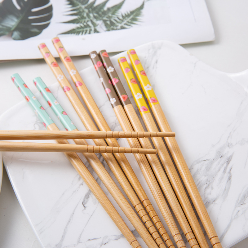 Strawberry country-style high-end glazed printed bamboo chopsticks, household premium anti-mold high-end daily necessities tableware Specification image