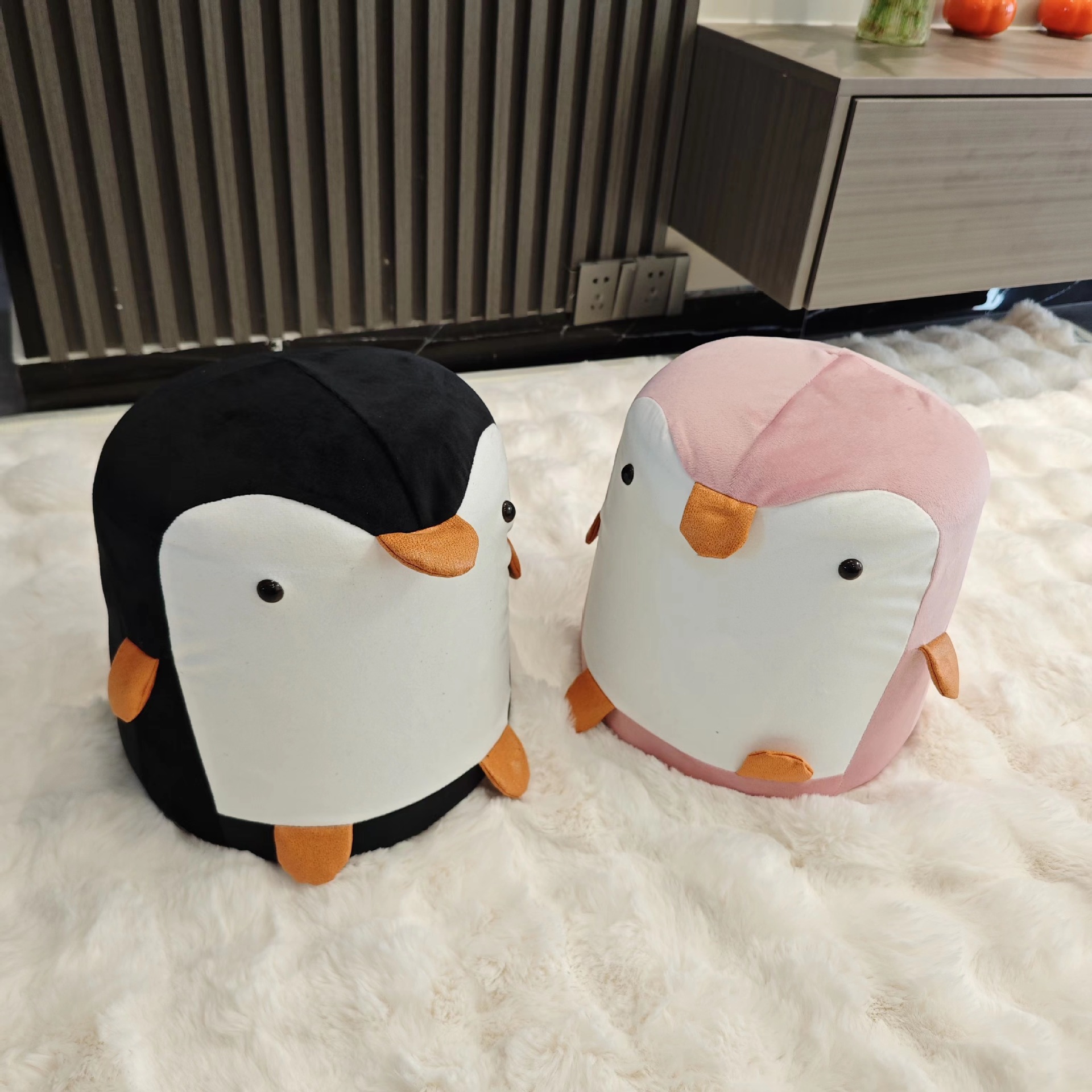 Cartoon penguin creative solid wood small stool, household low stool, door shoe-changing stool, children's animal stool cushion details Picture