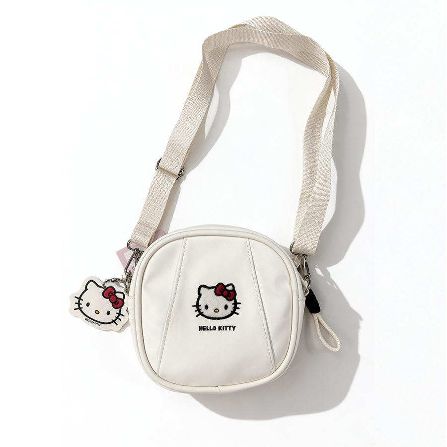 Sanrio Kuromi's cute large-capacity autumn and winter single-shoulder crossbody bag cartoon girls' hand-held leather goods men's bag Item Picture