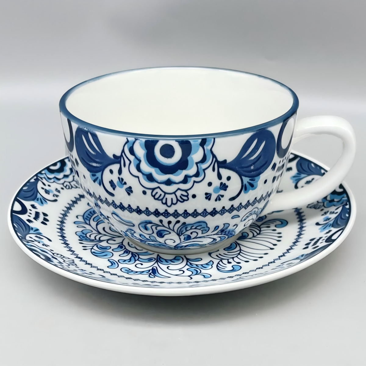 New Chinese-style blue and white gilded retro ceramic coffee cups and plates, specially designed for afternoon tea in hotels and restaurants details Picture