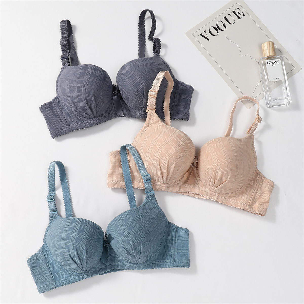 新款女士内衣胸罩柔软有钢圈聚拢上托传统款舒适透气调整型文胸