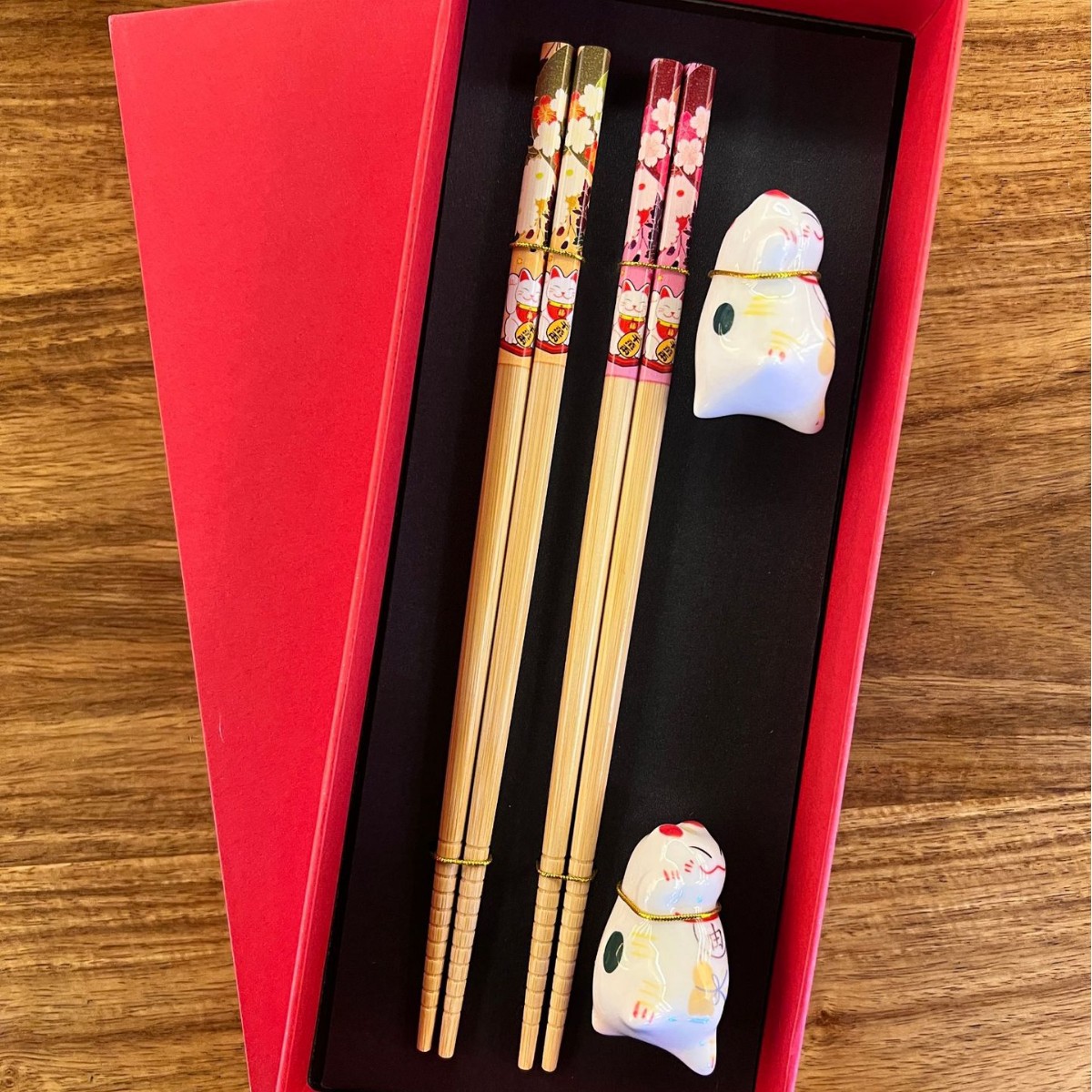 New two-pair ceramic chopstick holder gift box set wholesale gift, daily-use tableware for restaurants and household use Specification image