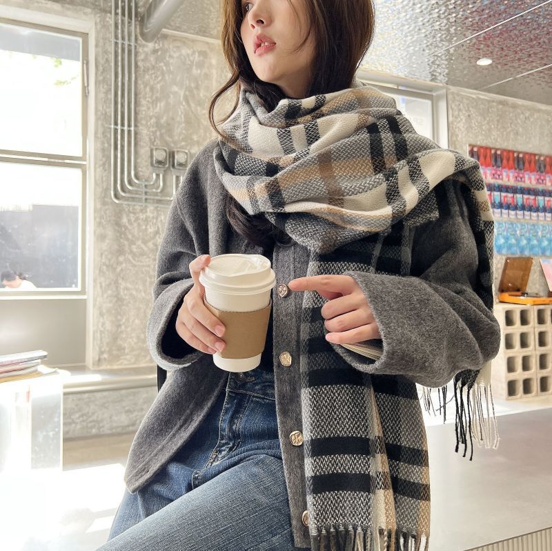 2025 Mid-length thickened checkered scarf, Korean sweet and warm faux cashmere shawl, women's high-end scarf, a must-have for autumn and winter Specification image