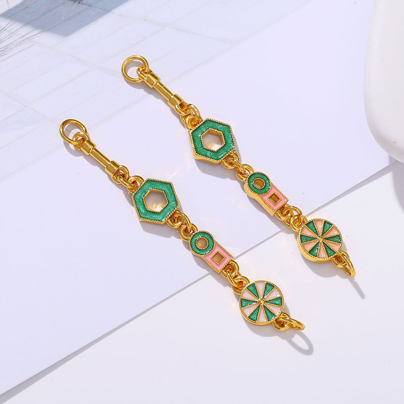 diy handcrafted semi-finished products of gold-plated extended chain bracelets, necklaces and pendants in a light luxury style Specification image