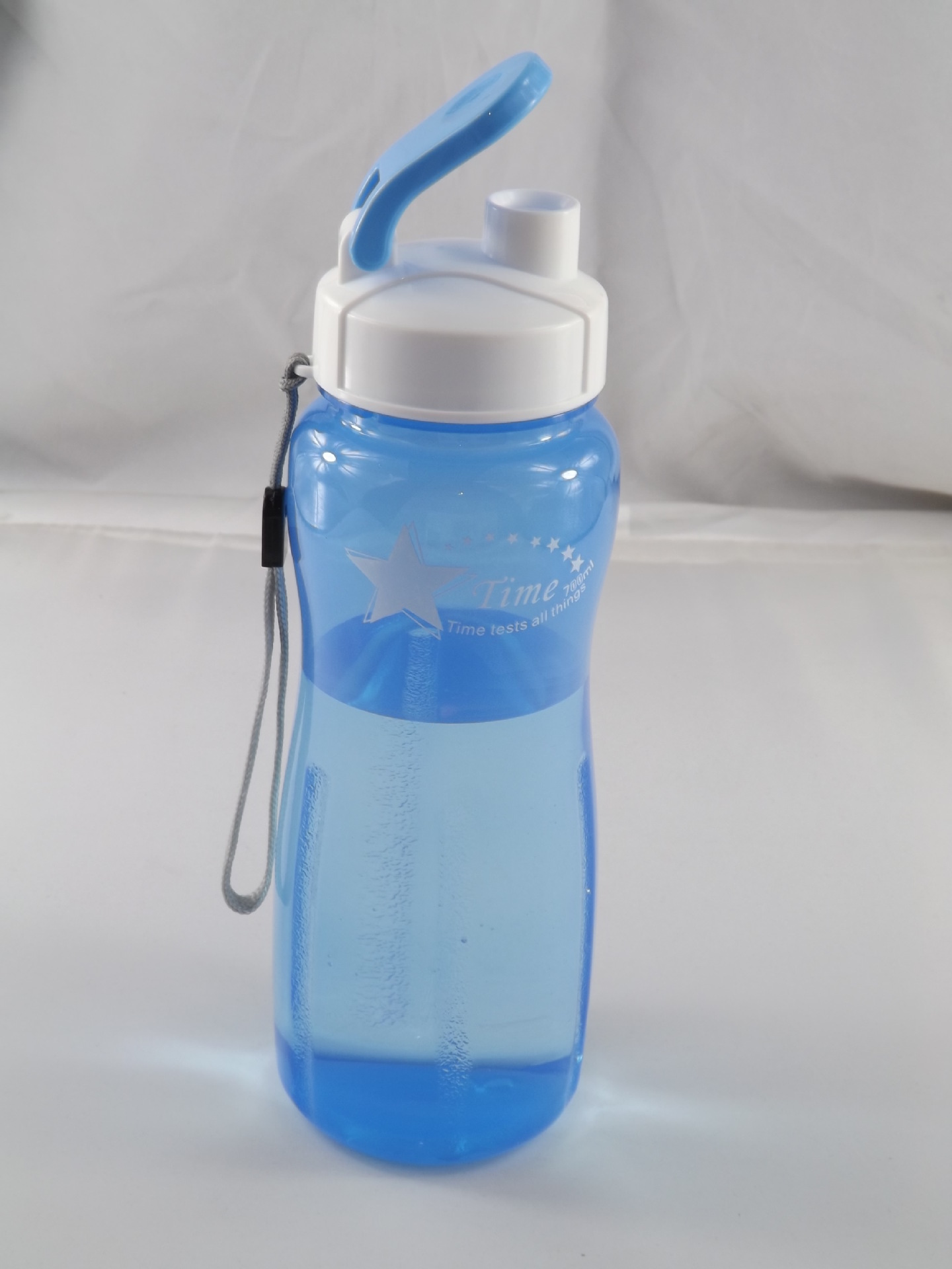 Factory direct sales of sports water bottles, plastic outdoor 700ml portable water bottles, sports water cups, gift wholesale pic 9