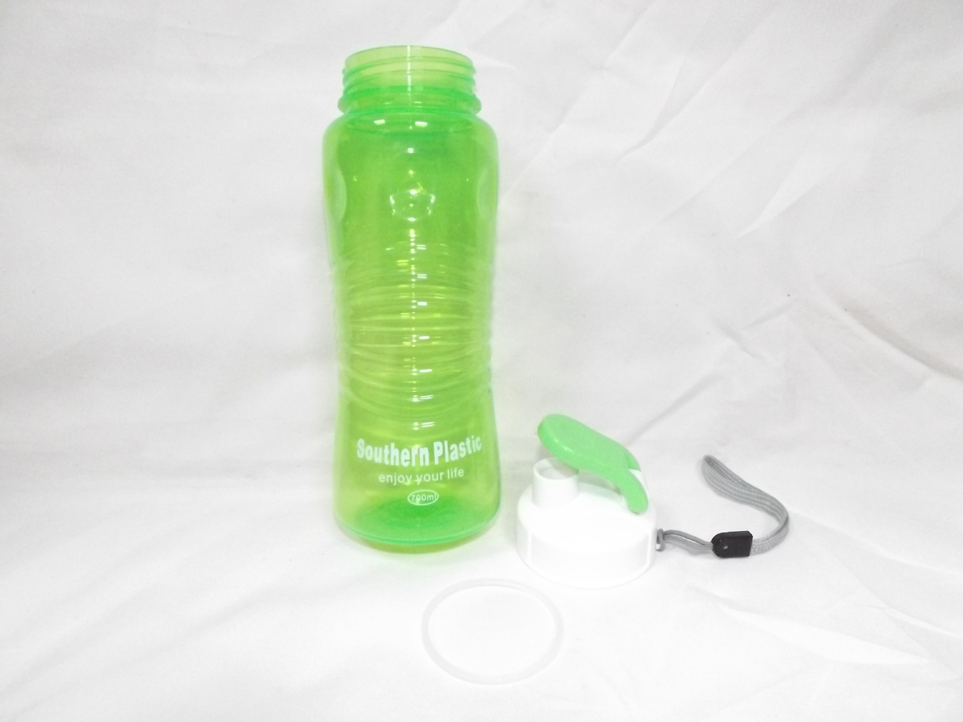 Factory direct sales of sports water bottles, plastic outdoor 700ml portable water bottles, sports water cups, gift wholesale pic 14