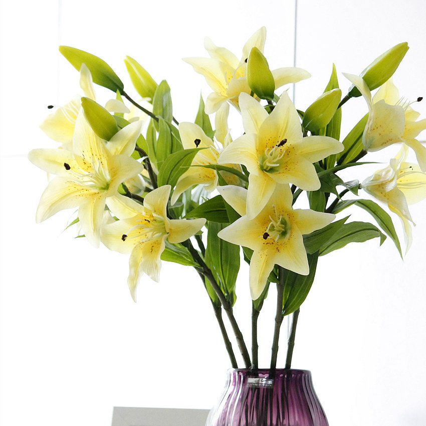 Yiwu wholesale high-fidelity film lilies, 3-head long branches, home, wedding, dining table, hotel decorative flowers, artificial plants, artificial flower arrangements pic 12
