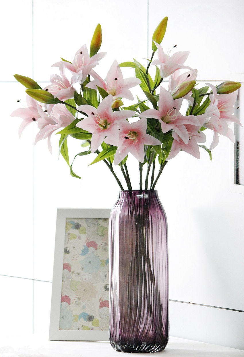 Yiwu wholesale high-fidelity film lilies, 3-head long branches, home, wedding, dining table, hotel decorative flowers, artificial plants, artificial flower arrangements pic 15