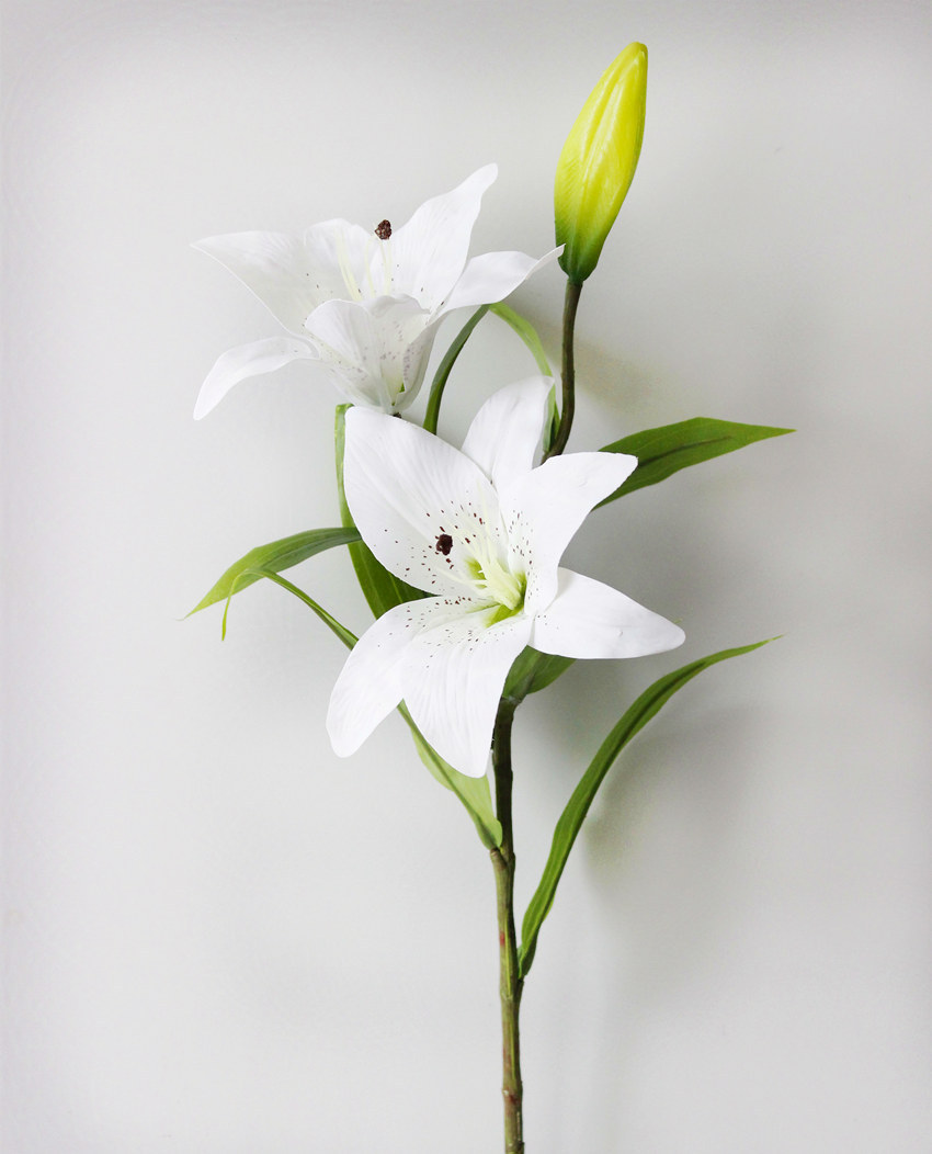 Yiwu wholesale high-fidelity film lilies, 3-head long branches, home, wedding, dining table, hotel decorative flowers, artificial plants, artificial flower arrangements pic 21