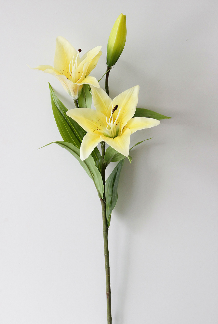 Yiwu wholesale high-fidelity film lilies, 3-head long branches, home, wedding, dining table, hotel decorative flowers, artificial plants, artificial flower arrangements pic 23