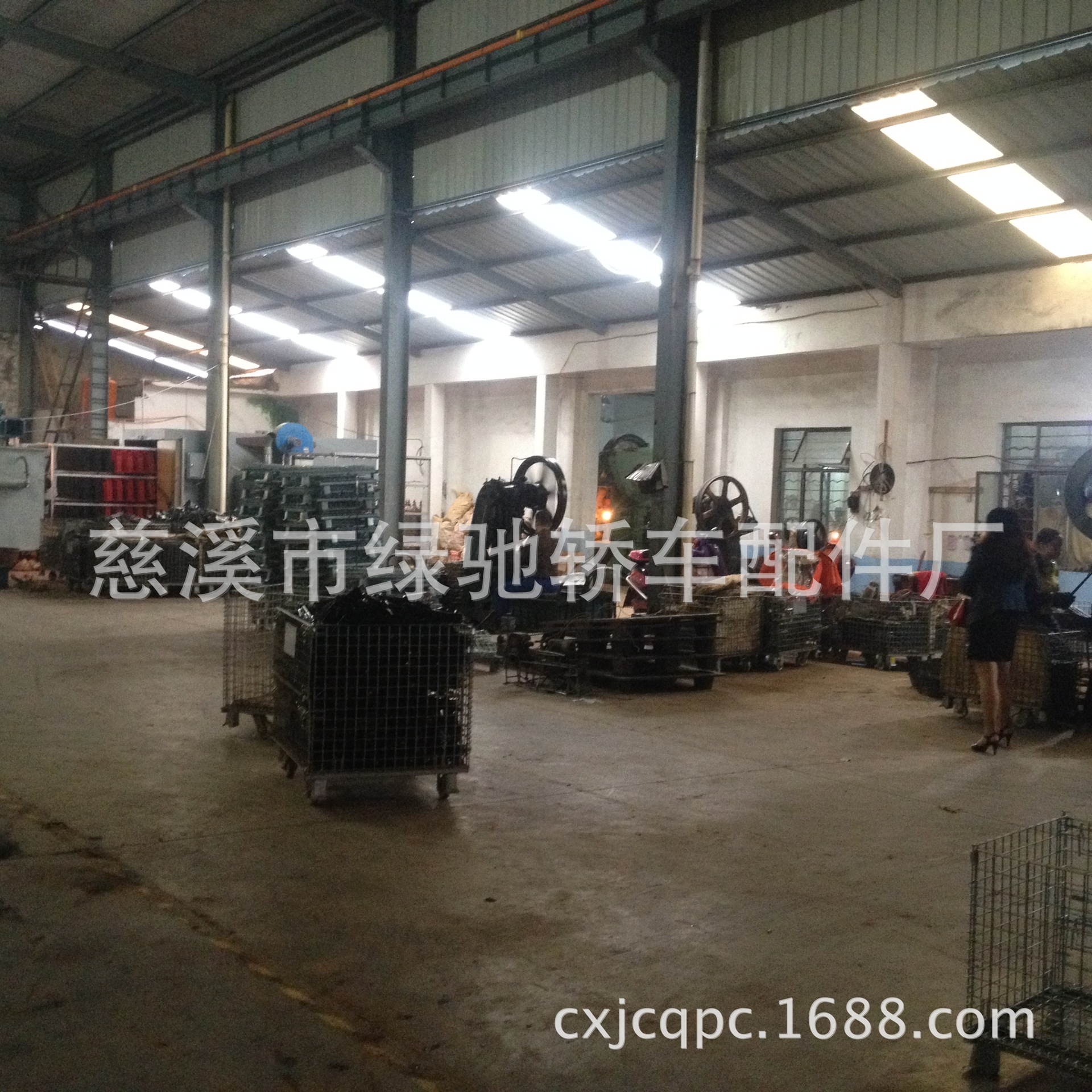 The new YILUN brand Tesla car scissor jack, a universal and labor-saving jack, is suitable for all family car models pic 51