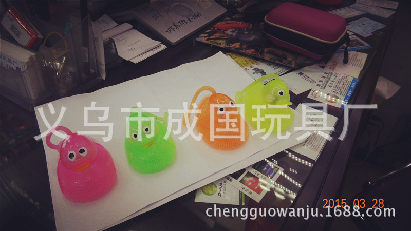 发光叫叫鸭子，各种毛毛球，按摩球，TPR玩具感应萌宠萌趣感应详情3