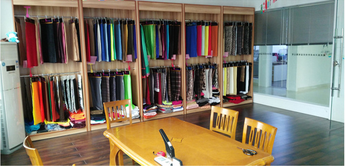 Factory direct sales of various specifications of warp knitted flag cloth and flat cloth, with integrated weaving and dyeing pic 9