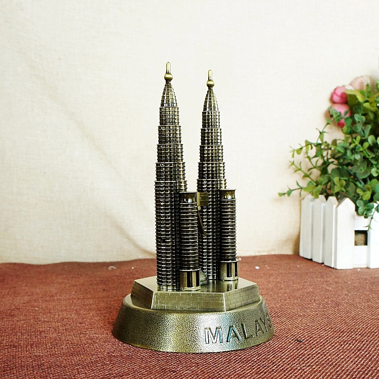 The new Kuala Lumpur Tourism Memorial Twin Towers are a finely crafted and permanently commemorated model of the twin towers pic 33