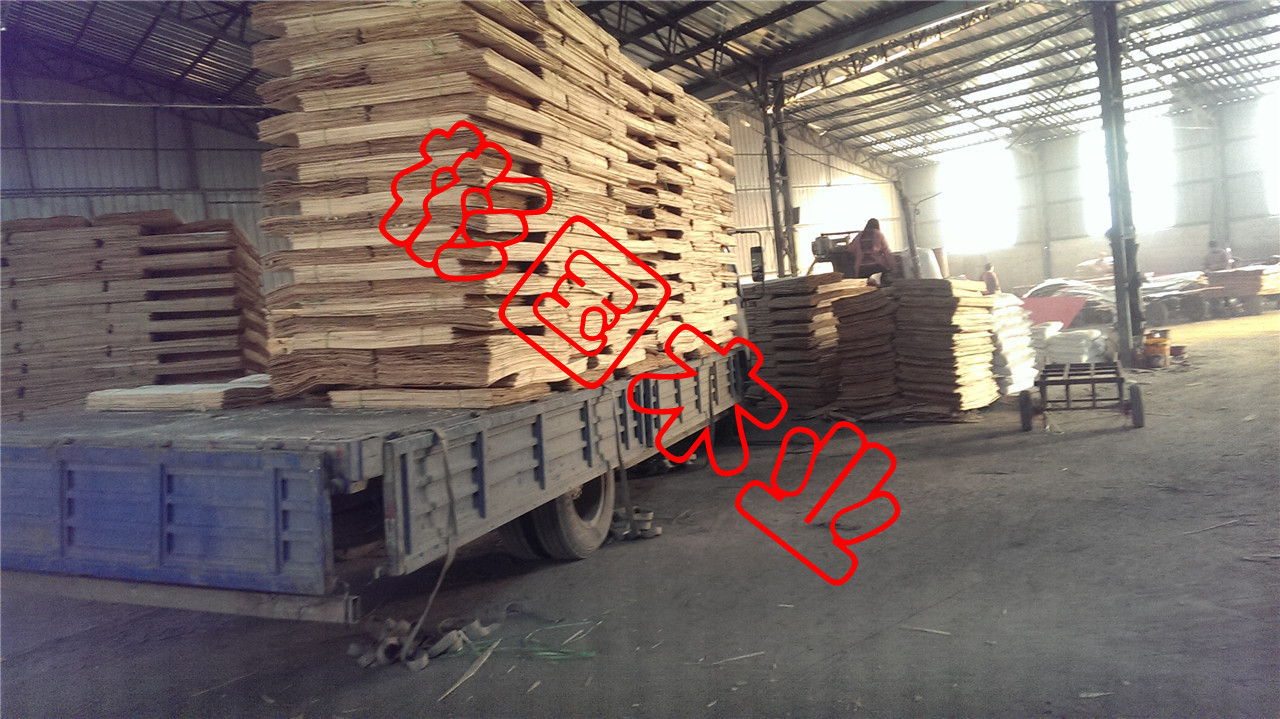 厂家货源建筑模板工地工程酚醛胶镜面胶合板黑板松木建筑木模板详情36