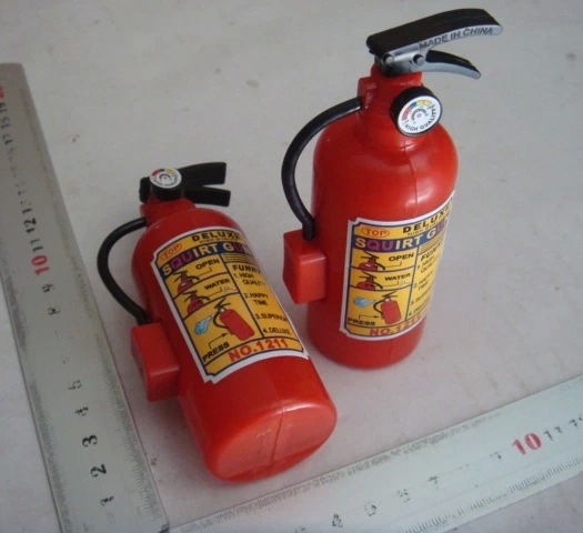 Creative prank fire extinguisher water gun, red-shaped silicone water gun toy, funny pinch slow rebound small commodity pic 5