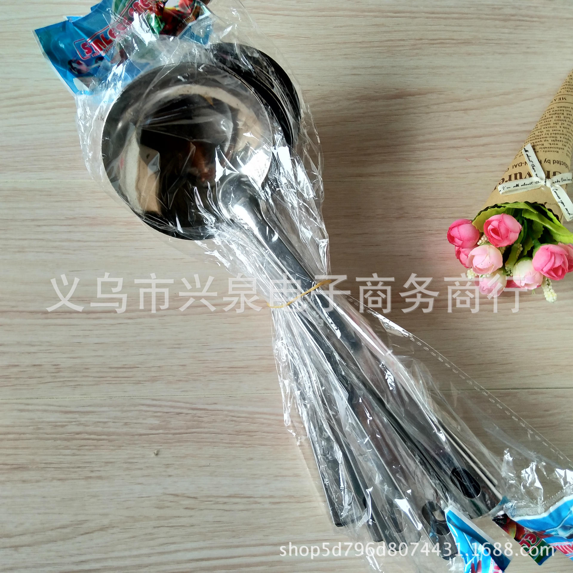 【 Zone 2-4 】 Large steel stir-frying spoon 1000 yuan per box, large soup spoon, black-handled steel spoon, stainless steel cooking spoon, stir-frying spoon, kitchenware pic 1