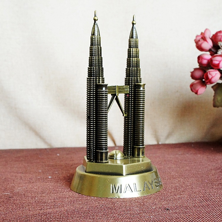 The new Kuala Lumpur Tourism Memorial Twin Towers are a finely crafted and permanently commemorated model of the twin towers pic 37