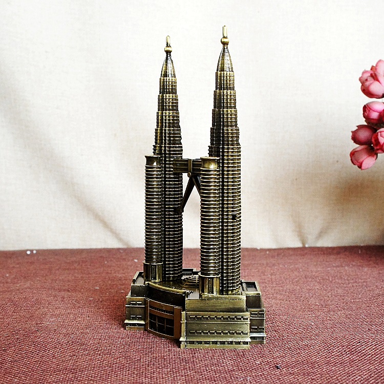 The new Kuala Lumpur Tourism Memorial Twin Towers are a finely crafted and permanently commemorated model of the twin towers pic 41