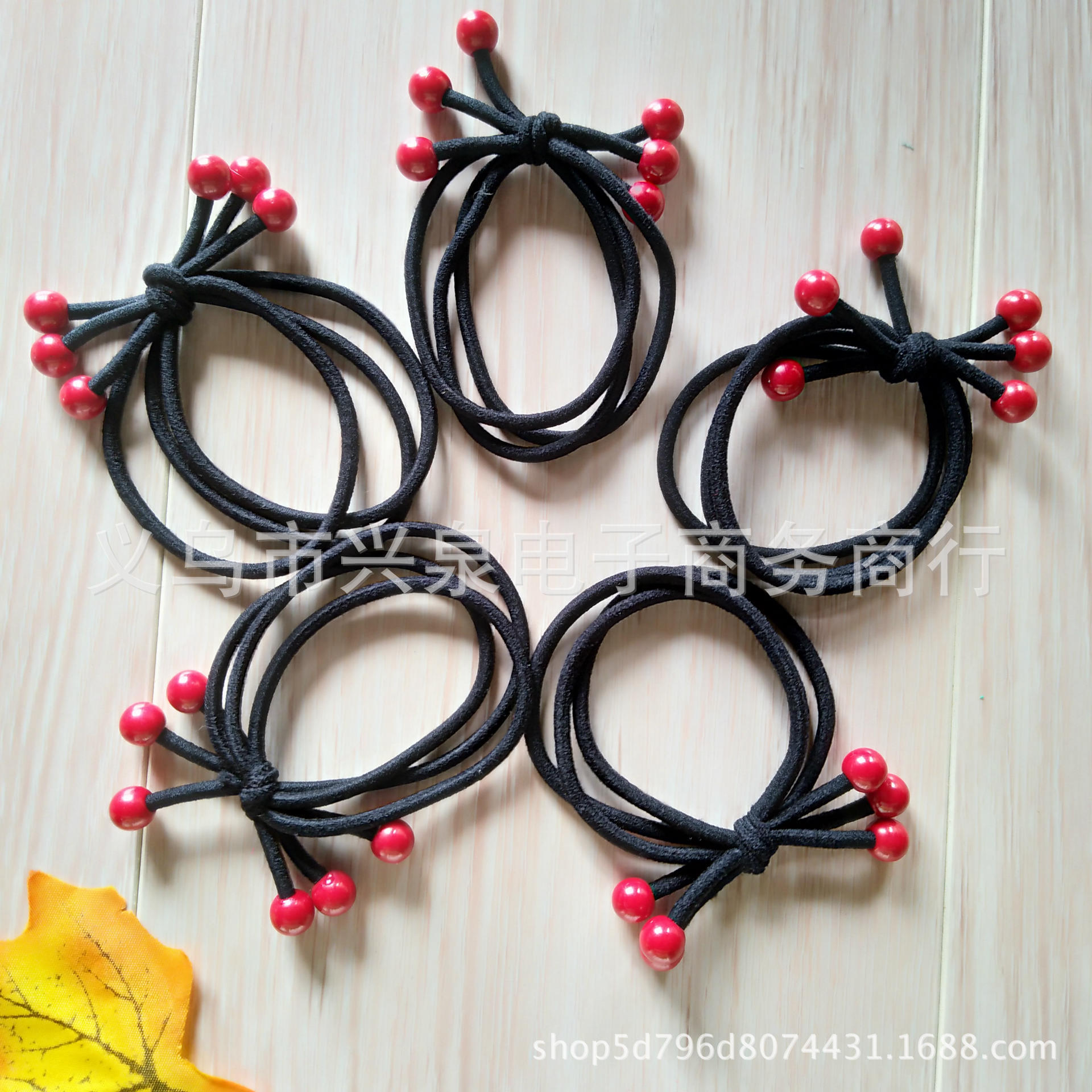 No. 60 three-strand red bead headband, medium-sized red bead rubber band, three-strand headband, double-strand headband, one-yuan store, two-yuan store, accessory supply pic 3