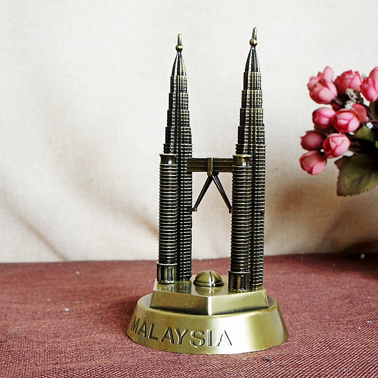The new Kuala Lumpur Tourism Memorial Twin Towers are a finely crafted and permanently commemorated model of the twin towers pic 36