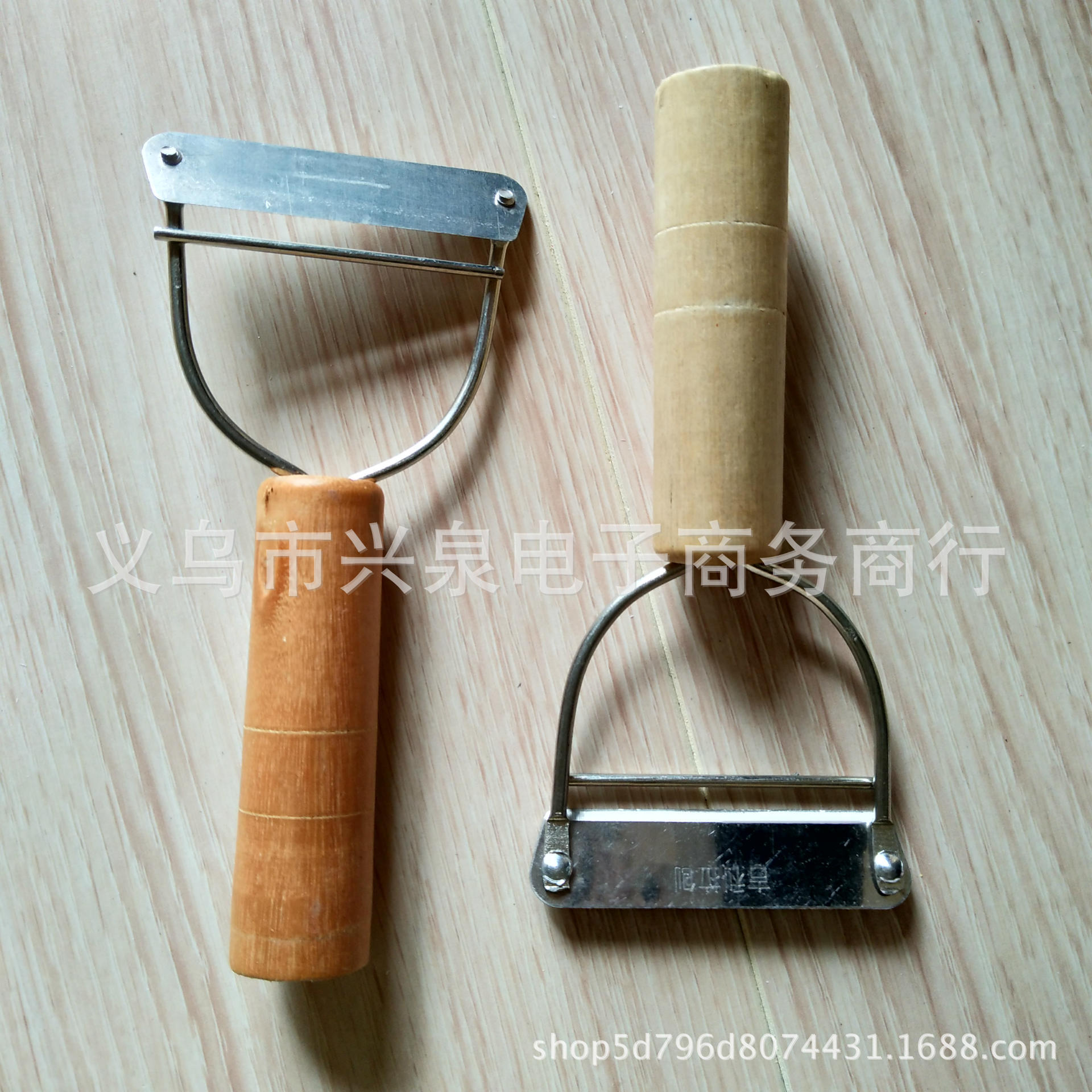 【 Outside 】 Wooden planer 10/ pack 1200/ piece One yuan store peeler, wooden handle peeler, wooden planer peeler, fruit and vegetable peeler wholesale pic 7