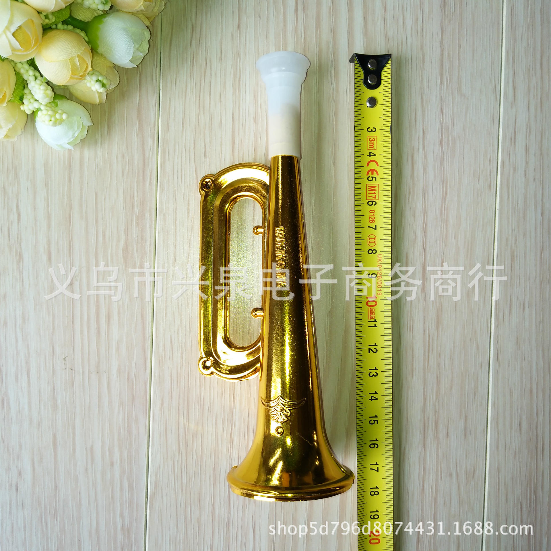 【 Zone 3-3 】 Yellow horn 960 per box, golden Western horn musical instrument toys, horn blowing and cheering props toys, horn wholesale at one or two yuan pic 1