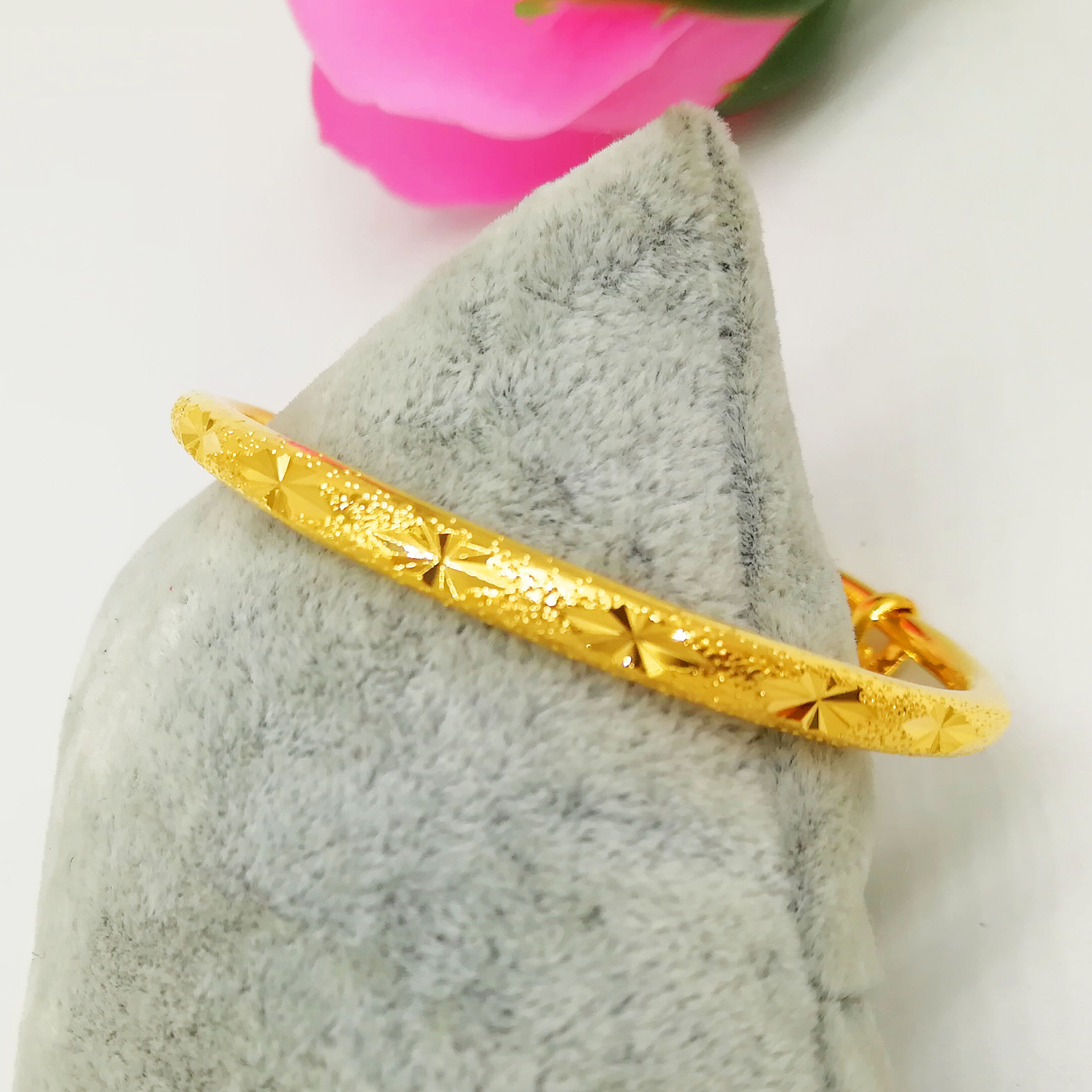 Open round bar starry sky bracelet is a hot sale at the street stall. It is made of pure brass plated with 24K real gold and can be customized directly from the manufacturer pic 8
