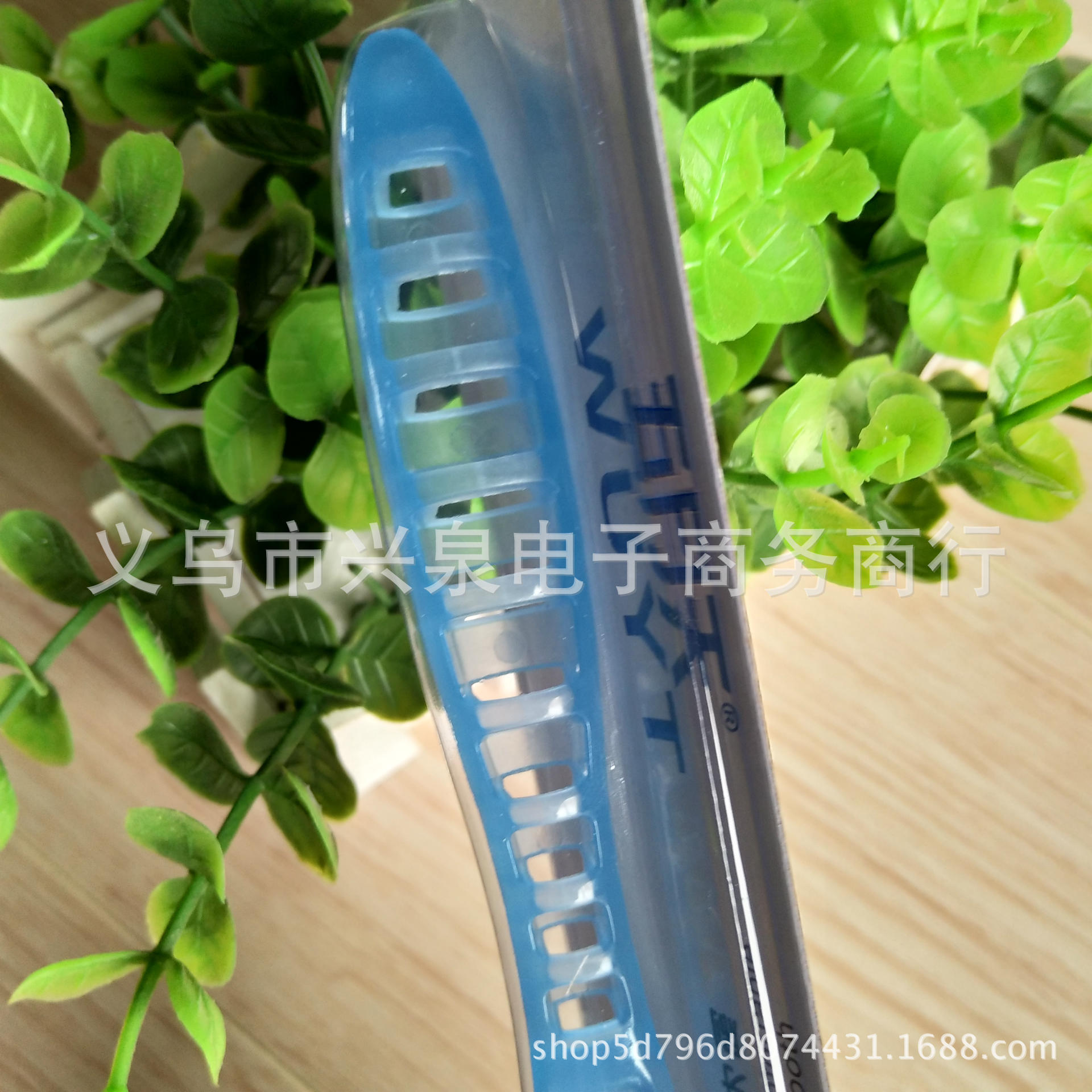 【 Zone 2-12 】807 toothbrushes: 30 yuan per board, 300 yuan per box. Fine and soft bristle toothbrushes. Personal care and toiletries: One yuan per piece. Street stall supply pic 4