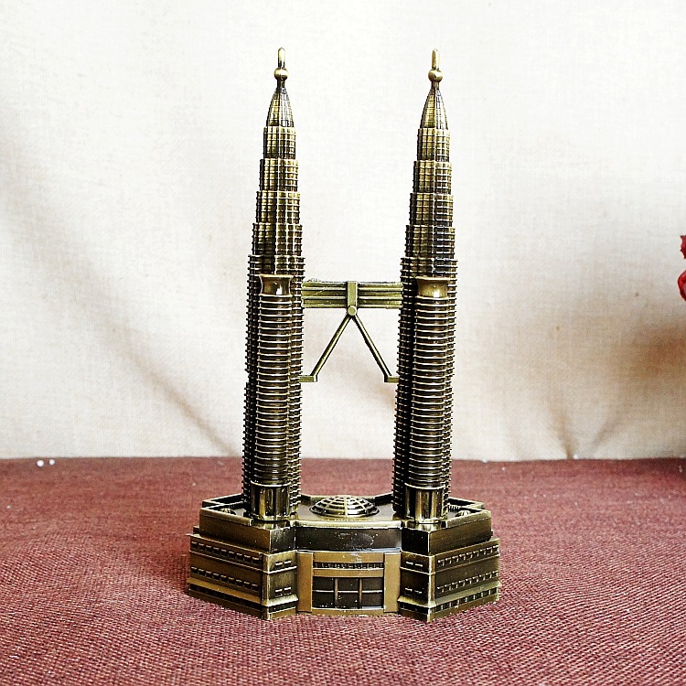 The new Kuala Lumpur Tourism Memorial Twin Towers are a finely crafted and permanently commemorated model of the twin towers pic 39