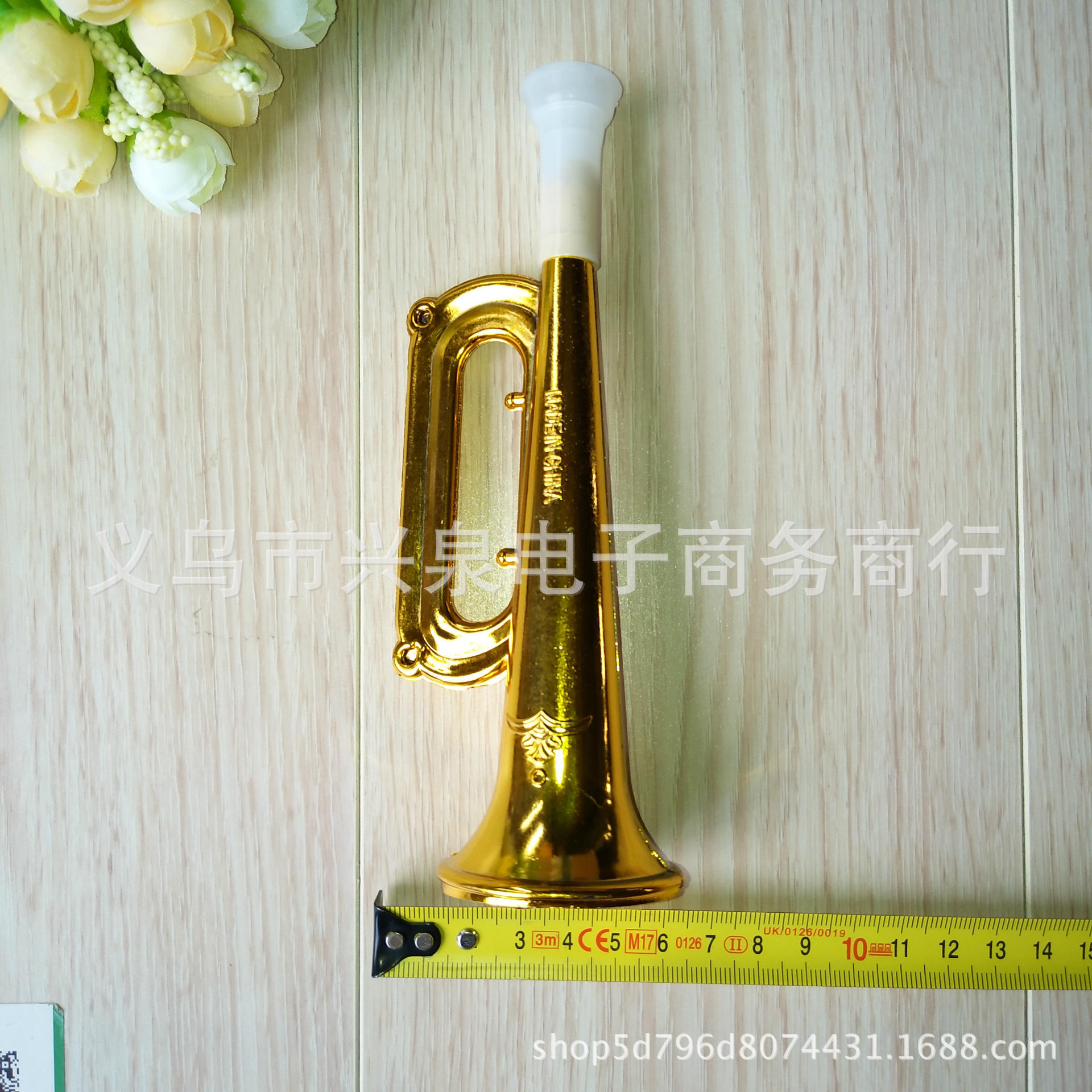 【 Zone 3-3 】 Yellow horn 960 per box, golden Western horn musical instrument toys, horn blowing and cheering props toys, horn wholesale at one or two yuan pic 2