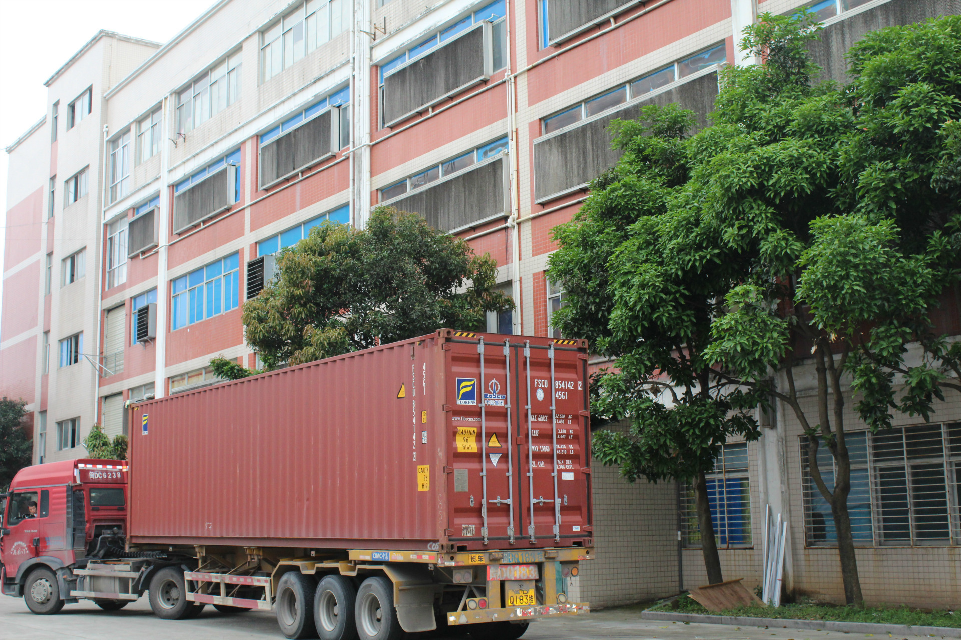 高质量低价格厂家批发宝宝纸尿裤OEM代加工外贸出口详情6