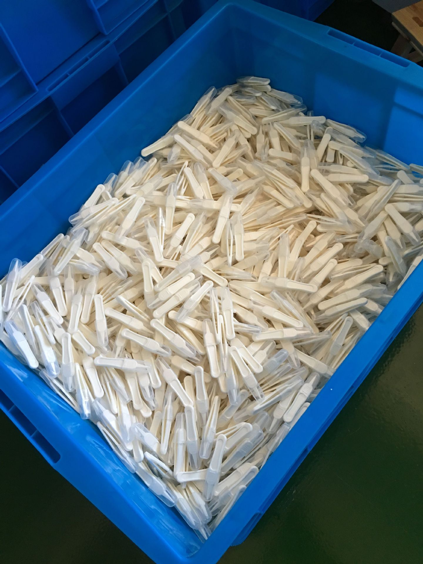 新起点洗护用品 婴儿鼻屎夹 宝宝日常护理清洁镊子圆头夹子详情5