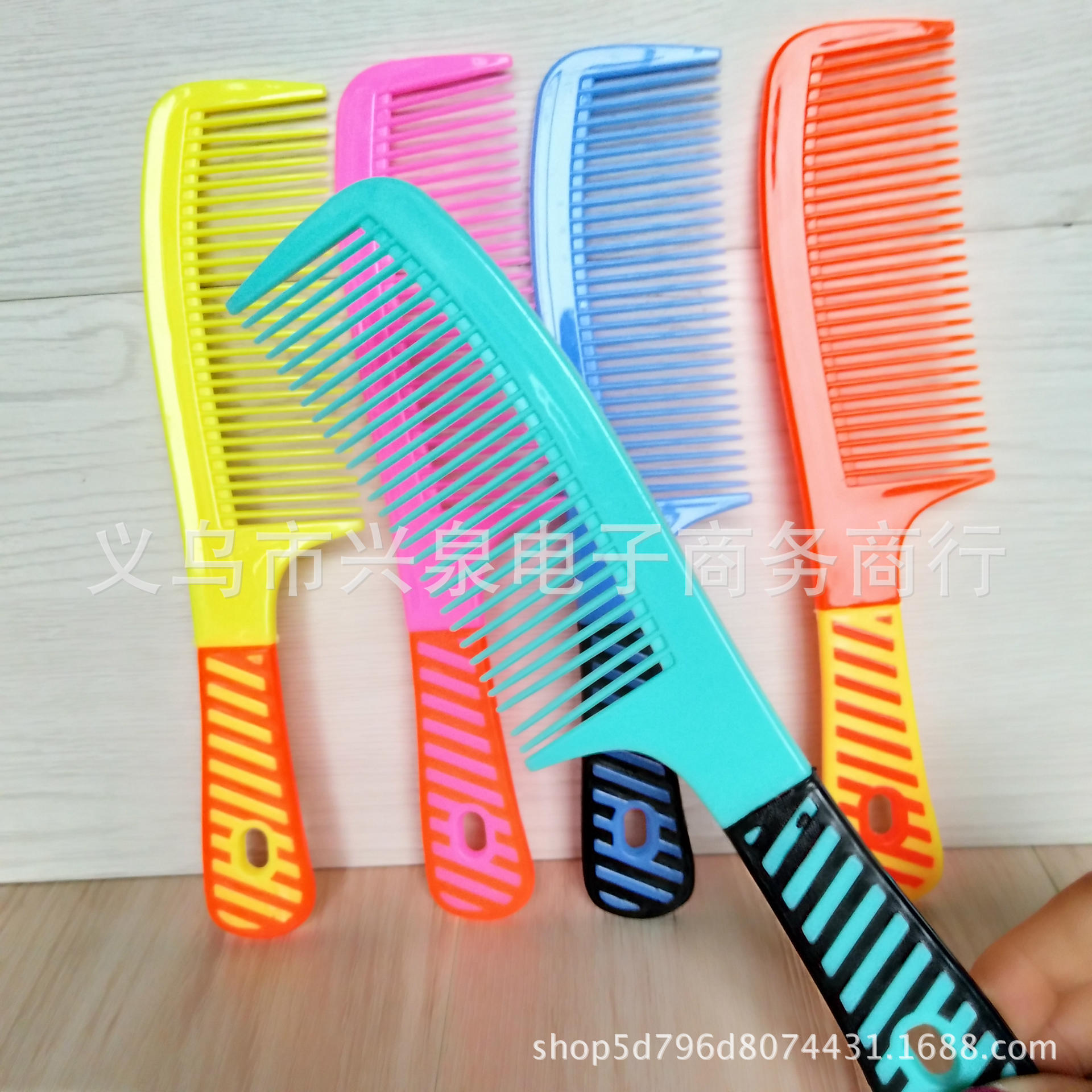 【 Zone 3-11 】 Seven-color comb: 25 yuan per box, 1200 yuan per box. One-yuan hair comb, A9 comb, plastic color comb. Direct supply from comb manufacturer. One-yuan daily necessities pic 7