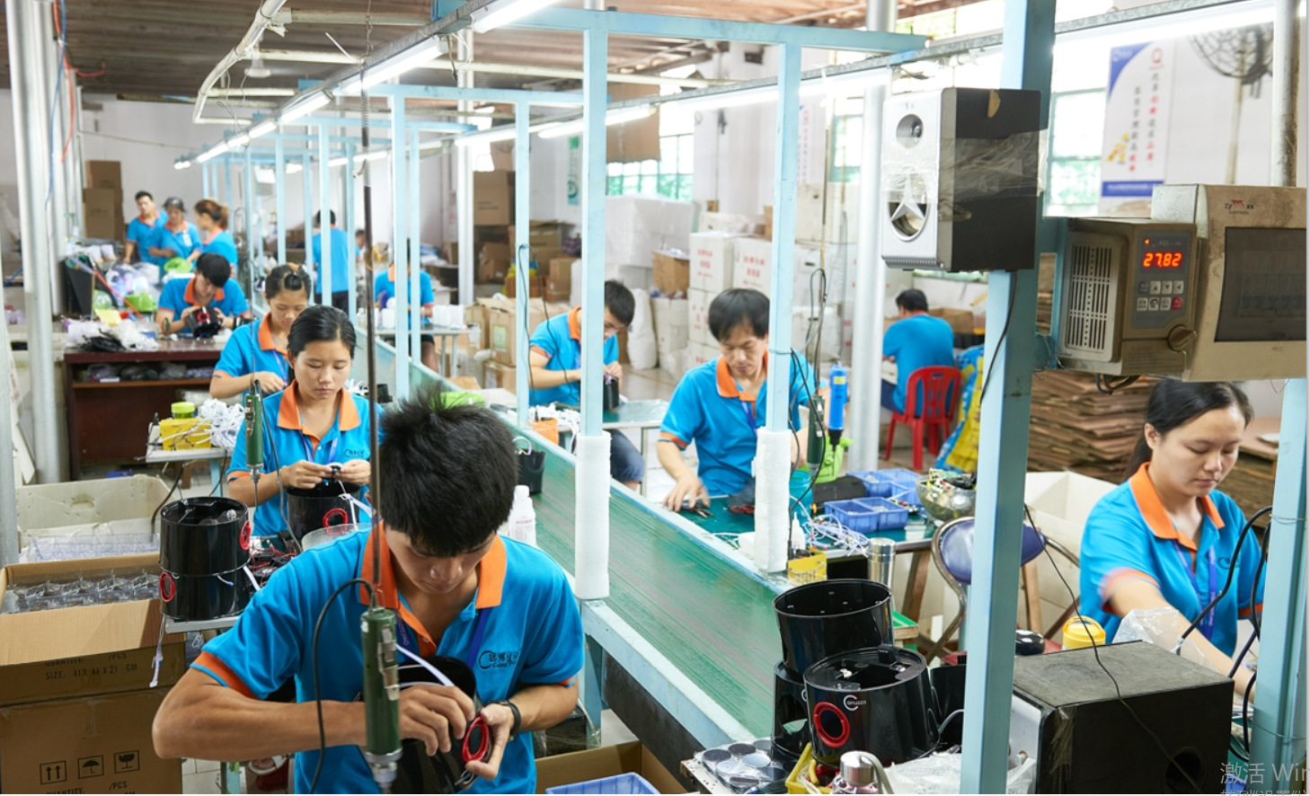 家用桌面超声波雾化加湿器大雾量小家电空气香薰水滴彩灯加湿器详情14