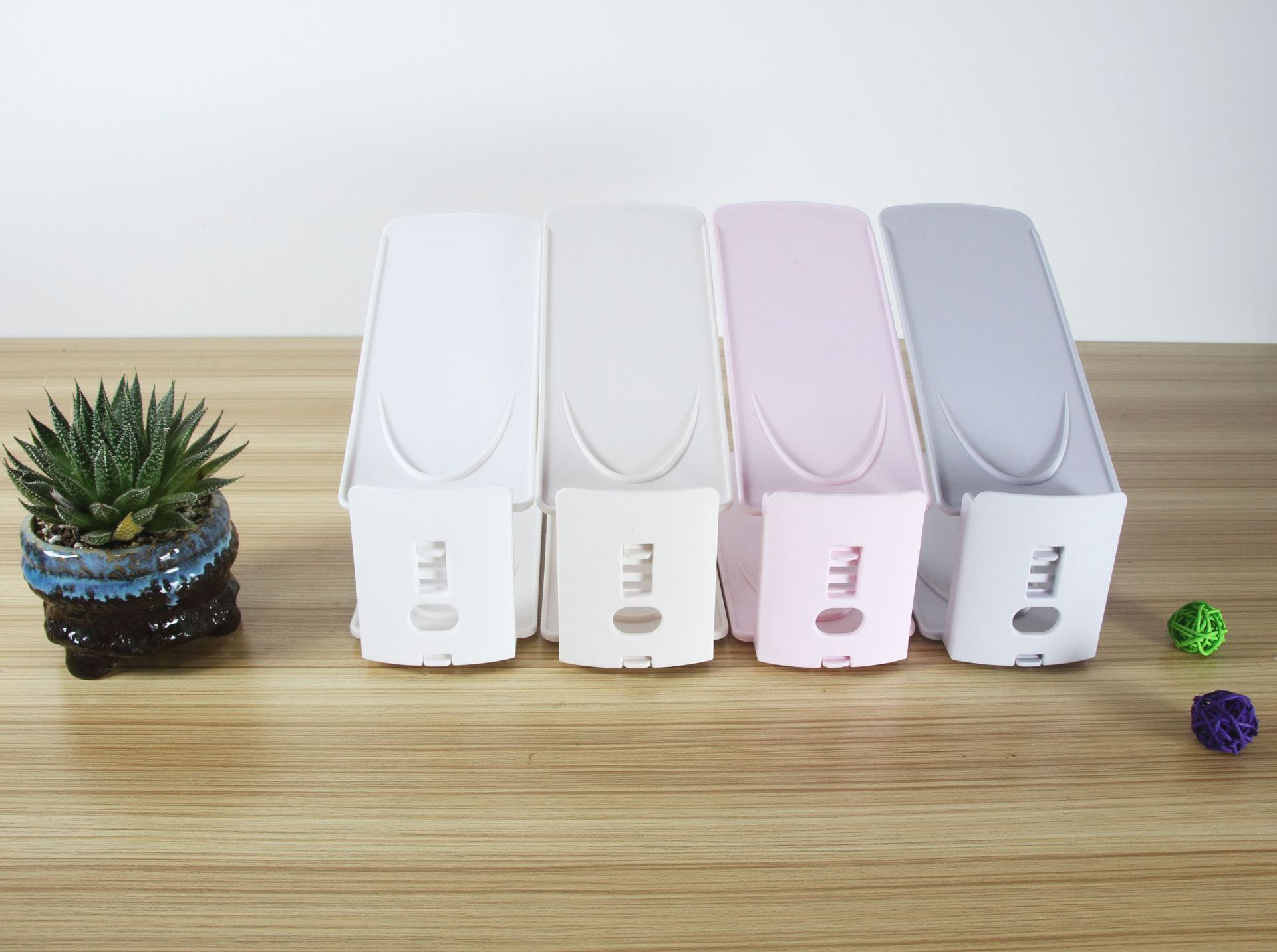 The 2018 new model of plastic shoe tray and shoe rack is a multi-functional, detachable and adjustable double-layer simple high-tech storage wonder pic 36