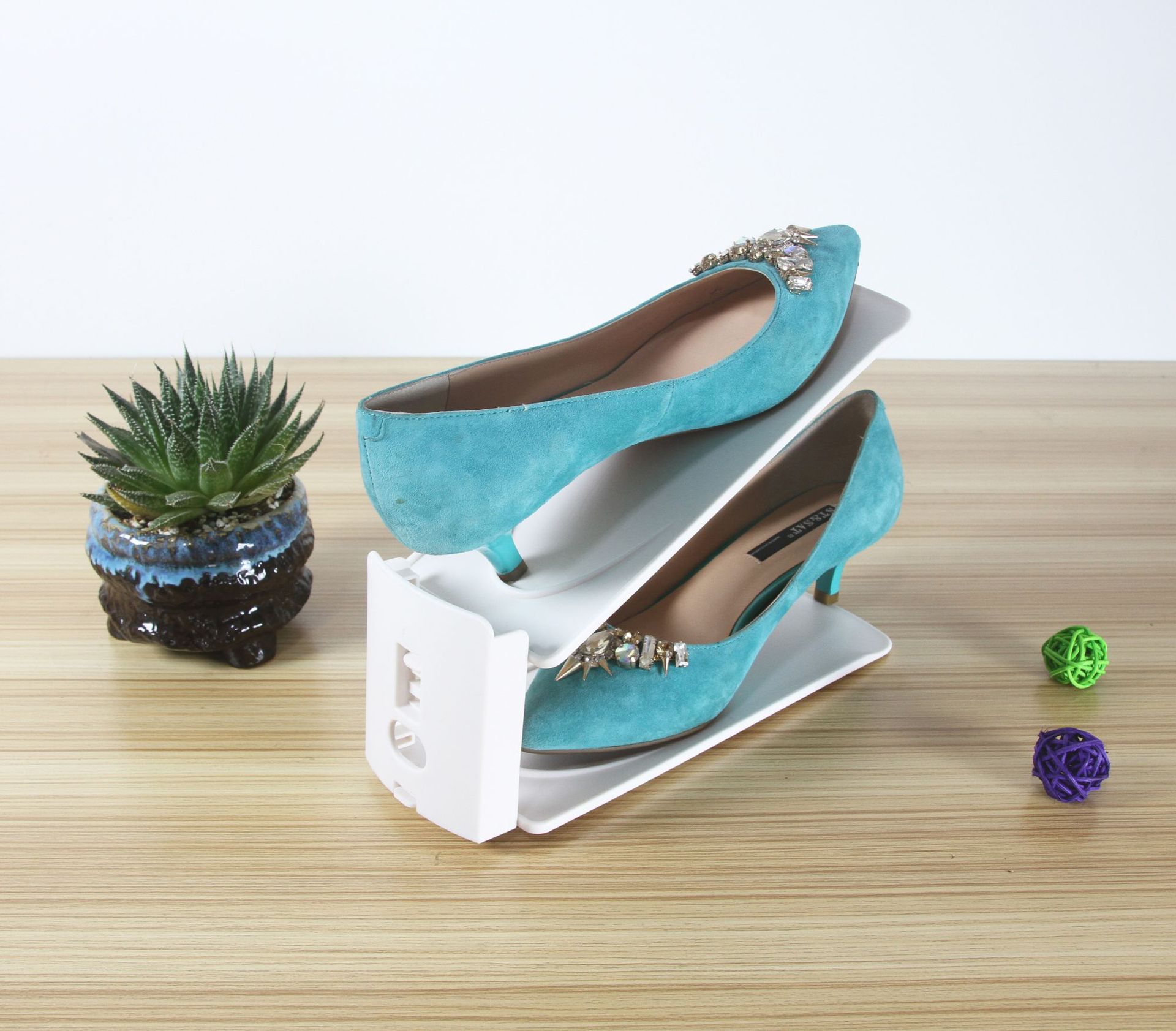 The 2018 new model of plastic shoe tray and shoe rack is a multi-functional, detachable and adjustable double-layer simple high-tech storage wonder pic 47