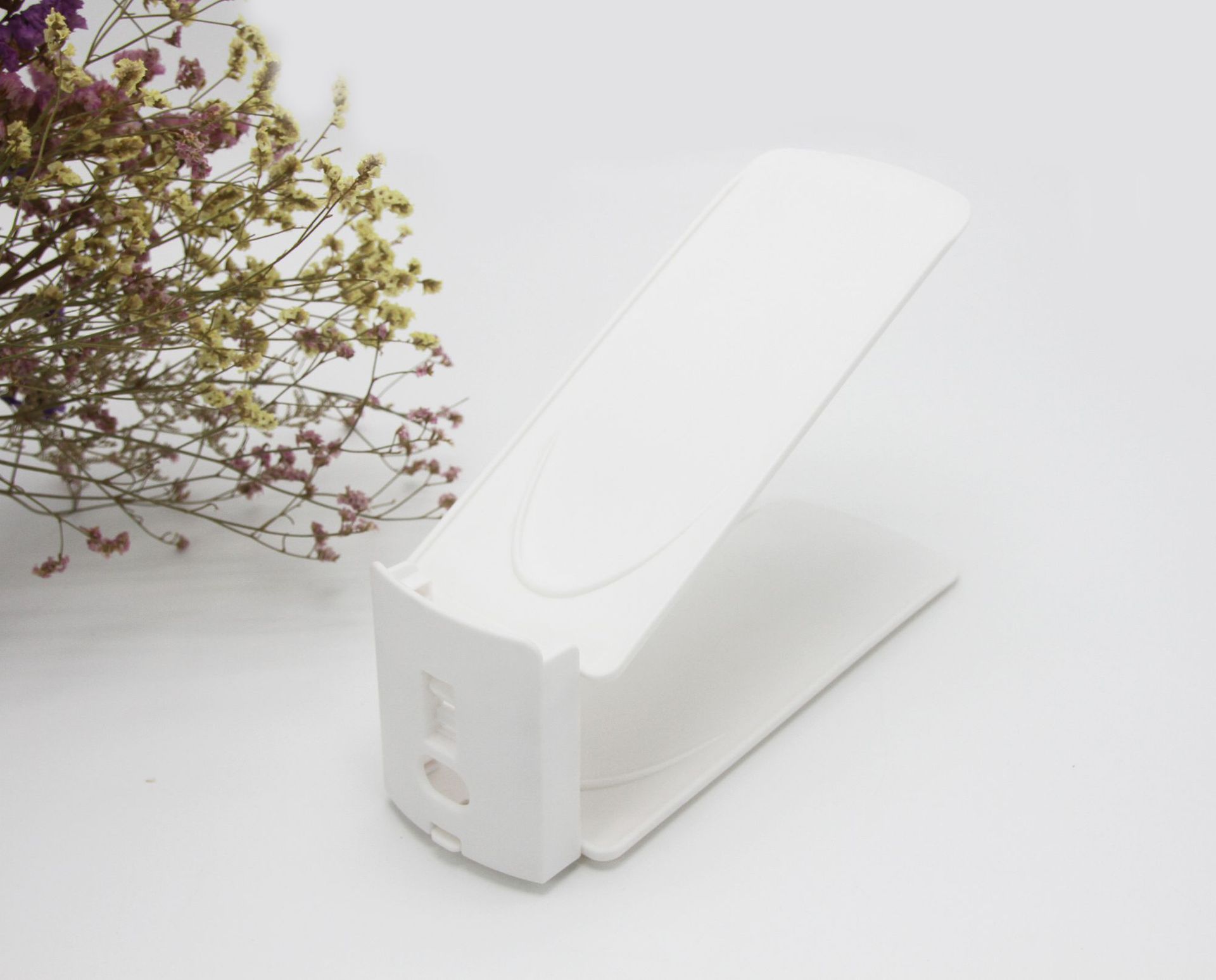 The 2018 new model of plastic shoe tray and shoe rack is a multi-functional, detachable and adjustable double-layer simple high-tech storage wonder pic 54