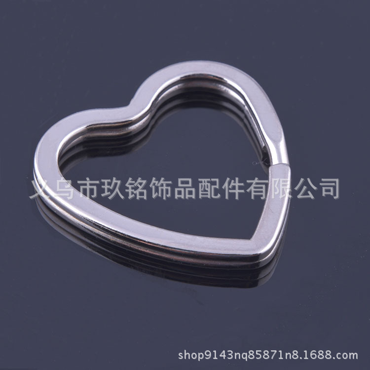 The manufacturer offers a large quantity of environmentally friendly metal bead chains, wave chains, copper bead chains and iron bead chains in stock pic 1