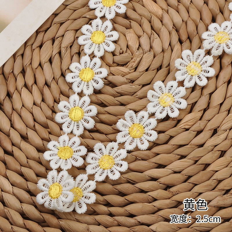 Wholesale of two-color lace with milk silk and chrysanthemum edges, 2.5CM in width, water-soluble embroidery lace from the manufacturer pic 15