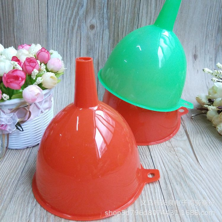 One-yuan and two-yuan funnels, oil drain deepening funnels, wine drain plastic funnels, one-yuan wholesale pic 2