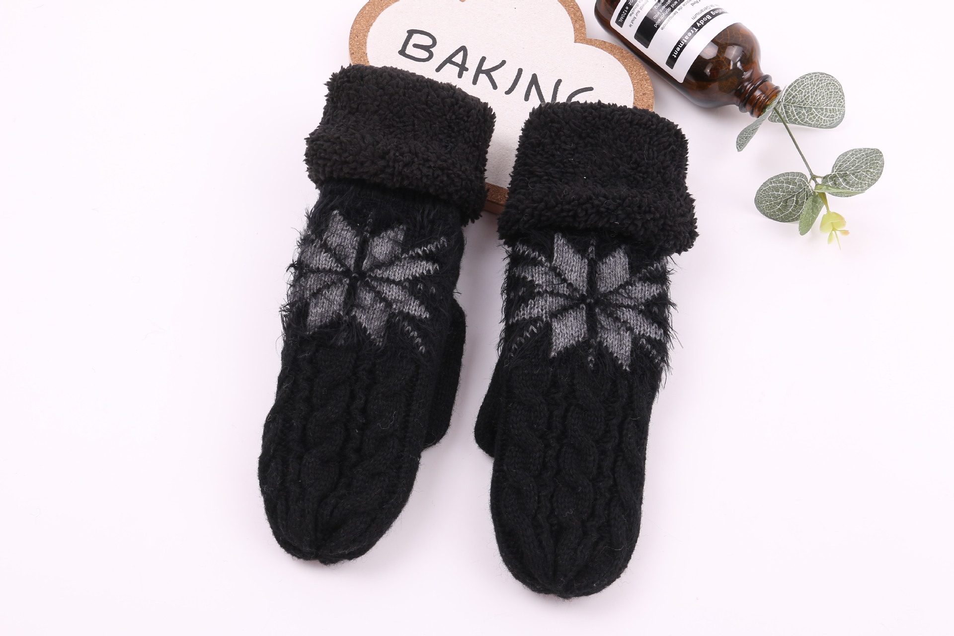 New style of warm, fleece and thickened mitten gloves for women, cute and sweet woolen finger-wrapped gloves for students, wholesale from the manufacturer pic 5