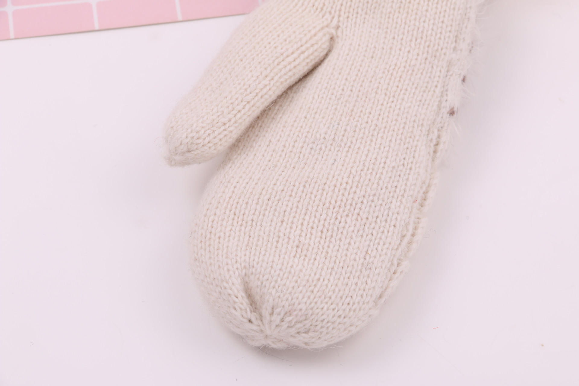 New style of warm, fleece and thickened mitten gloves for women, cute and sweet woolen finger-wrapped gloves for students, wholesale from the manufacturer pic 11