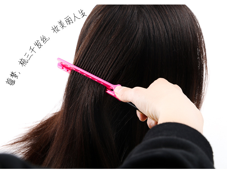 Folding small combs, V-shaped splint combs, portable travel combs, plastic straightening combs, spring folding combs are in stock for wholesale pic 4