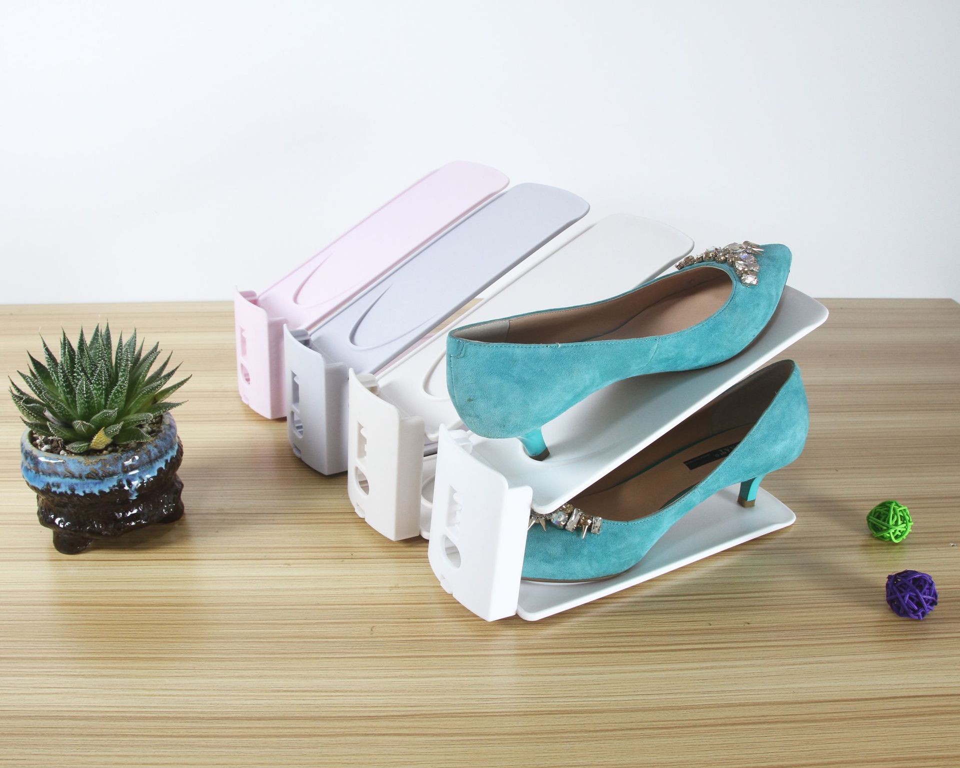 The 2018 new model of plastic shoe tray and shoe rack is a multi-functional, detachable and adjustable double-layer simple high-tech storage wonder pic 39