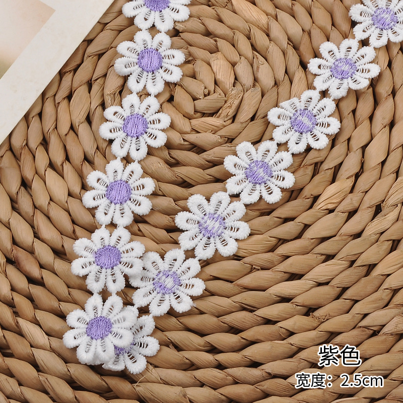 Wholesale of two-color lace with milk silk and chrysanthemum edges, 2.5CM in width, water-soluble embroidery lace from the manufacturer pic 13