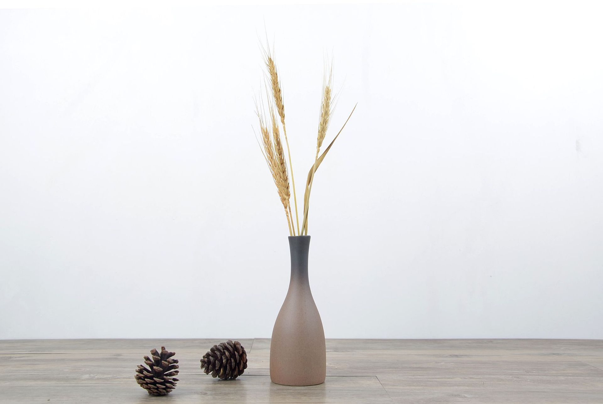 Modern minimalist ceramic flower vases, European-style creative living room white dried flower vases, Nordic home decorative items pic 4