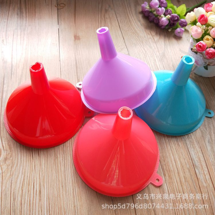 【 Zone 3-4 】 600 lace funnels per box, large household plastic funnels, oil drain, rice drain, kitchenware, wholesale at 1 or 2 yuan pic 4