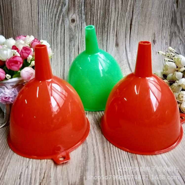 One-yuan and two-yuan funnels, oil drain deepening funnels, wine drain plastic funnels, one-yuan wholesale pic 1