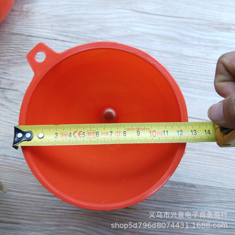 One-yuan and two-yuan funnels, oil drain deepening funnels, wine drain plastic funnels, one-yuan wholesale pic 3